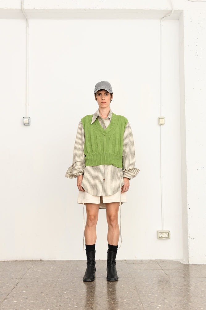 V-neck cropped vest | green