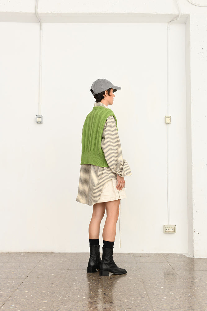 V-neck cropped vest | green