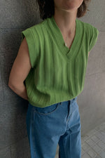 V-neck vest | green