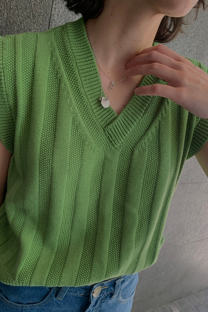 V-neck vest | green