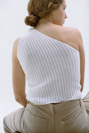 One-shoulder | white