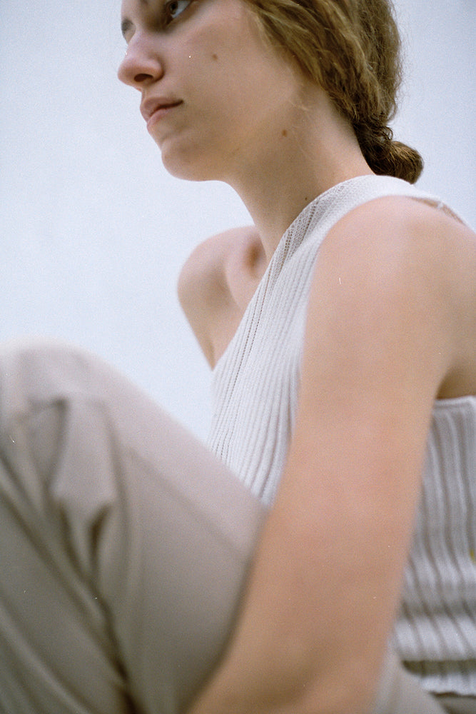 One-shoulder | white